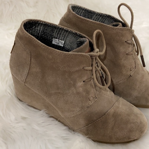 Toms tan suede wedge bootie - Picture 4 of 7